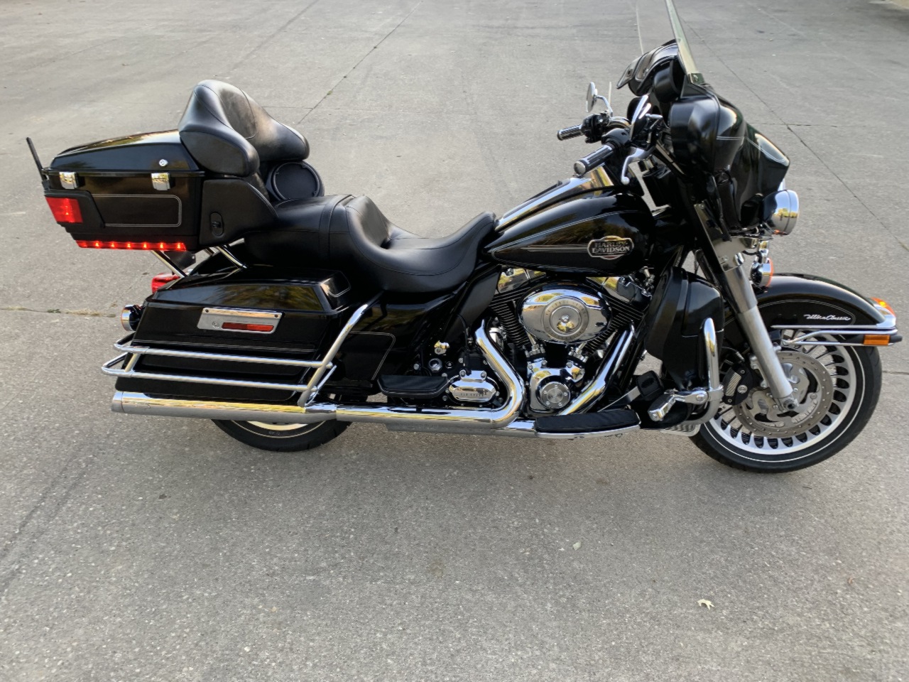 2010 Harley Davidson  FLHTCU Electra Glide Ultra Classic 